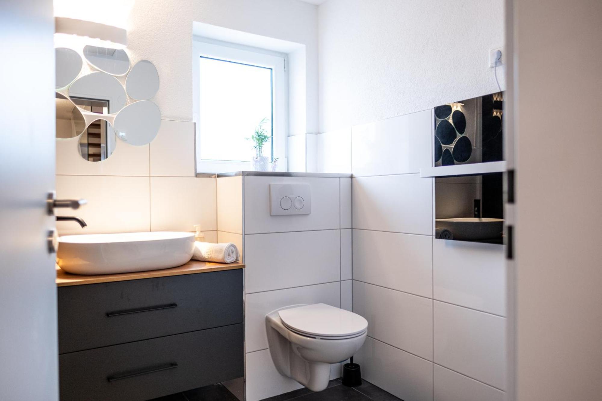 Klassen Apartments! Stadtnahes Ferienhaus* Mit Terrasse In Aulendorf * Fuer 6-8 Personen Eksteriør billede